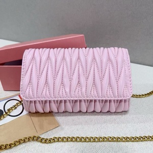 <span class=keywords><strong>กระเป๋า</strong></span>ถือสะพายไหล่ผู้หญิงหนัง PU <span class=keywords><strong>สี</strong></span>สันสดใสสำหรับงานควิลท์  <span class=keywords><strong>กระเป๋า</strong></span>ถือผู้หญิงและกระเป๋าสตางค์แบบโซ่ ขายส่ง - Product Image 2