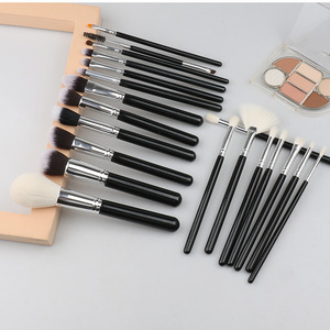 ชุดแปรงแต่งหน้าขนสังเคราะห์วีแกน 20 ชิ้น ด้ามไม้สีดำ สำหรับแต่งหน้า ทาแป้ง ทาอายแชโดว์ พร้อมที่ใส่แปรงแบบกำหนดโลโก้ได้ - Product Image 5