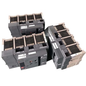 Disjoncteur Schneider Electric MVS20H3P4P 20A 31,5kA, interrupteur industriel fixe ou extractible - Product Image 1