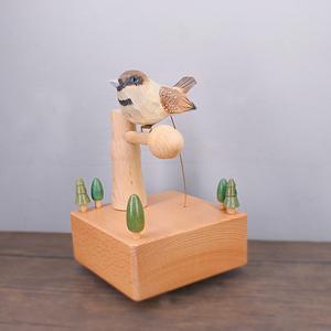 Vente en gros Boîte à musique mécanique pour oiseaux Cadeau de décompression Boîte à musique électrique 32 chansons - Product Image 3