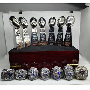 Anillo y Trofeo del Campeonato <span class=keywords><strong>de</strong></span> los New England Patriots <span class=keywords><strong>de</strong></span> Tom Brady con Caja <span class=keywords><strong>de</strong></span> Exhibición, Artesanías Deportivas para Fanáticos del Fútbol Americano, <span class=keywords><strong>Copa</strong></span> <span class=keywords><strong>de</strong></span> Trofeo - Product Image 2