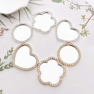 Miroir de maquillage circulaire à fleurs incrusté de diamants, design amour, accessoires de bijoux DIY, style contemporain pour le voyage - Product Image 1