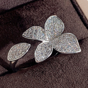 Anello da Cocktail DJ009 con Fiore, Anello da Donna con Zirconia Cubica Creata in Laboratorio, Micro Pavé, Pietra Marquise, Anelli alla Moda per Feste - Product Image 1