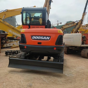 Miniexcavadora sobre orugas Doosan Dx 60 Dx60 de segunda mano de 6 toneladas de segunda mano a la venta - Product Image 3