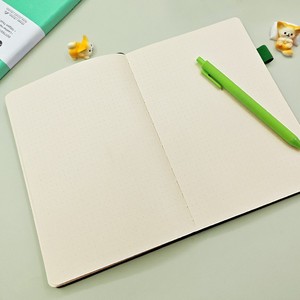 Cuaderno A5 de Tapa Dura de Cuero PU <span class=keywords><strong>con</strong></span> <span class=keywords><strong>Puntos</strong></span>, Correa Elástica, Papel Grueso de 100 g/m², Logotipo Personalizado, Venta al por Mayor, Regalo, Disponible <span class=keywords><strong>en</strong></span> Stock, Ciano 50 - Product Image 4