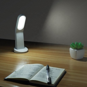 Lámpara de escritorio de lectura para estudiantes USB portátil con diseño magnético y diseño minimalista de puerto de carga USB - Product Image 3