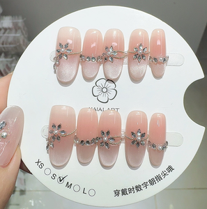 Ensemble de <span class=keywords><strong>faux</strong></span> <span class=keywords><strong>ongles</strong></span> à la mode pour femmes élégantes pointes de presse élevées conception oblongue mixte réutilisable pour l'application des doigts - Product Image 4