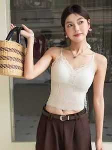 2532 # Camisole en velours rétro française avec coussinets de poitrine intégrés et haut <span class=keywords><strong>tube</strong></span> sexy à l'extérieur, articles européens pour l'automne et l'hiver. - Product Image 2