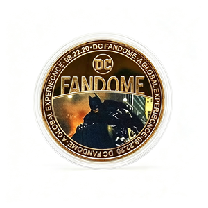 Moneda 2026 Caballero de la Noche: Cinco Poses de Héroes Disfrazados, Estuche de Hierro Bañado en Oro - Product Image 4