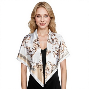 Écharpe longue d'hiver en satin doux de haute qualité pour femme, design élégant, accessoire anti-bactérien pour usage quotidien - Product Image 1