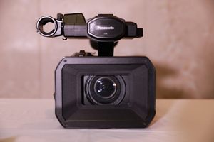 Caméscope portable professionnel Panasonic UX90MC (AG-UX90) 4K avec <span class=keywords><strong>zoom</strong></span> 15x d'occasion - Product Image 6