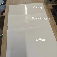 Papier autocollant blanc brillant personnalisé en Chine, colle à base d'eau, papier autocollant auto-adhésif pour étiquettes d'emballage