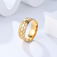 Bague en acier inoxydable pour hommes à la mode Vente en gros 8mm Bague vintage sculptée Stock de bijoux