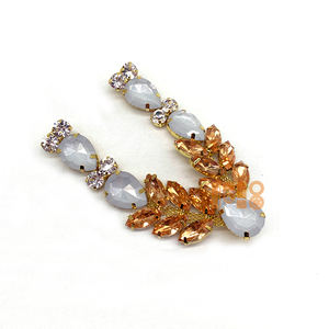 Personnaliser les chaussures et accessoires pour femmes, accessoires charmants pour tongs, chaîne de chaussures en diamant en forme de V - Product Image 2