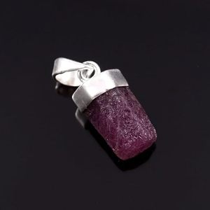 Colgante de Plata de Ley 925 Hecho a Mano con Rubí en Bruto, Diseño Orgánico, Certificado para Mujer, Compromiso - Product Image 4