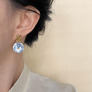 Pendientes colgantes de latón con abalorio de cerámica de porcelana azul y blanca china, accesorios de joyería para mujer - Product Image 5