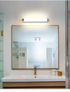 Applique murale LED argentée moderne et élégante pour salle de bain, idéale pour la maison - Product Image 2