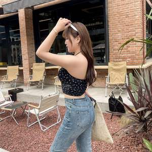 เสื้อกล้ามคอ halter ลายดอกไม้ Runqi N8441 สีดำ ไซส์พลัส เปิดหลัง สไตล์ลำลองสำหรับผู้หญิง ใส่ได้ทุกวัน - Product Image 1