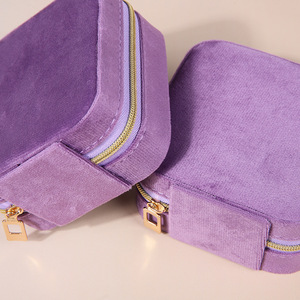 Caja de Joyería Retro de Colores Surtidos al por Mayor - Diseño Cuadrado, Organizador de Accesorios en Stock para Almacenamiento de Joyas de Mujer - Product Image 3