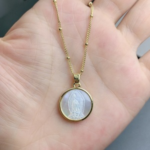 Collana Vintage Rotonda <span class=keywords><strong>con</strong></span> Madonna di Guadalupe per Donne, Pendente in Madreperla Naturale, Vendita all'Ingrosso - Product Image 4