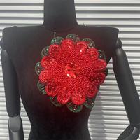 Patch en tissu brodé de fleurs avec des paillettes en trois dimensions