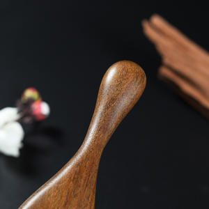 Peine de masaje de cuero cabelludo de sándalo portátil multifuncional, masajeador de cabeza de cuero cabelludo, cepillo Gua Sha para mujeres y hombres, crecimiento del cabello - Product Image 4