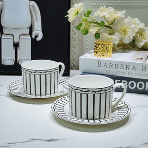 Set di Tazze da Tè in Porcellana Ecologica con Piattini e Piatti Decorati con Motivi Floreali e Oro per Caffè Arabo - Product Image 2