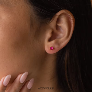 ต่างหูเพชรพลอยเพทายประจำเดือนเกิด |   เครื่องประดับสแตนเลสสตีลชุบทอง 18K PVD ประดับเพชร CZ รูปทรงกลมตามเดือนเกิด |   ป้องกันการแพ้, กันน้ำ - Product Image 4