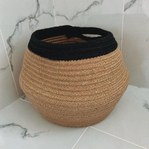 Panier à plantes tendance en corde de jute naturel/noir - Product Image 1