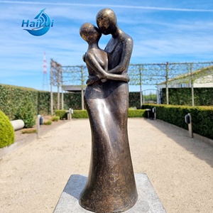 Sculpture de jardin décorative en bronze d'un couple enlacé, statue abstraite et moderne en bronze d'un couple s'embrassant - Product Image 4