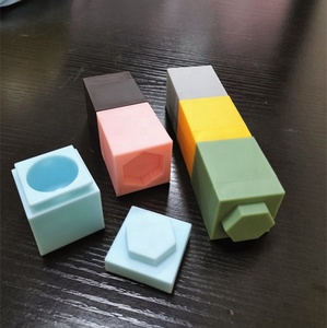 Hot bán 2024 trẻ em Đồ chơi đầy màu sắc LEGO hình Son dưỡng môi bao bì độc đáo Kem Jar ưa thích son môi son bóng rỗng container trường hợp - Product Image 1