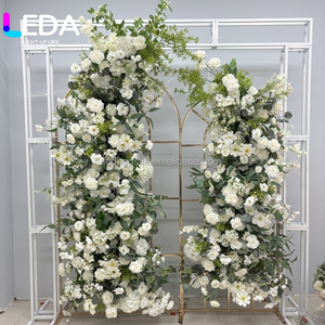 Arco de Flores Blancas Personalizado LEDA para Decoración de Bodas, Flores para Puerta de Boda, Decoración de Entrada con Hilera de Flores - Product Image 6