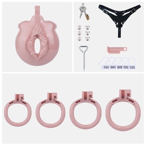 กรงครอบอวัยวะเพศชายสีชมพู FRRK ทำจากพลาสติก ABS พร้อมห่วงรัดอวัยวะเพศ 4 วง  พร้อมตัวล็อค  สายรัดอวัยวะเพศ  เข็มขัดรัดอวัยวะเพศ  ของเล่นทางเพศแบบ BDSM สำหรับผู้ชายและเฟมบอย - Product Image 6