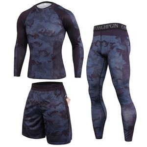 Conjunto deportivo de 3 piezas de manga larga con logo personalizado al por mayor: leggings deportivos push-up, pantalones cortos de compresión y camiseta de manga larga con bolsillo para hombre. - Product Image 4