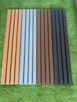 Planches de terrasse composites modernes à clipser, résistantes aux UV, imperméables, revêtement de sol WPC pour bord de piscine et terrasse