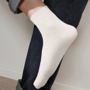 पुरुषों की गुणवत्ता बांस फाइबर व्यवसाय शास्त्रीय चालक दल सफेद काले रंग मुक्त फैशनेबल आकस्मिक शैली लोगो लुभावनी - Product Image 5