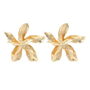 Nuevo ZA metálico creativo oro declaración pendientes Vintage encanto Metal flor grandes Stud pendientes mujeres