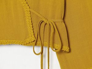 Ensemble personnalisé 2026 vintage : veste à double boutonnage avec franges et découpes et short garni, tenue deux pièces pour plage et villégiature, OEM par usine chinoise - Product Image 6