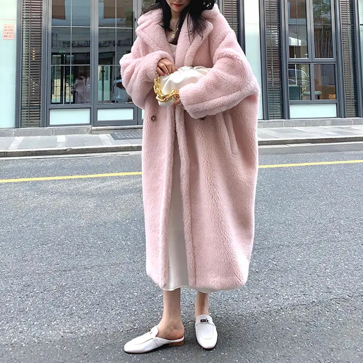 नवीनतम महिलाओं कोट कोरियाई शैली लंबी लंबाई फर पहनने गर्म सुरुचिपूर्ण देवियों सकुरा गुलाबी टेडी भालू Shearling कोट