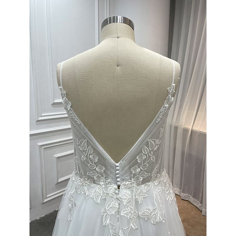 white wedding dress dubai