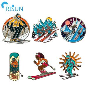 Épinglette de <span class=keywords><strong>ski</strong></span> en métal émaillé pour les amateurs de <span class=keywords><strong>ski</strong></span> de descente, emblème, médaille, épinglette personnalisée pour station de <span class=keywords><strong>ski</strong></span>, épinglette de sport, épinglette de snowboard, épinglette de revers - Product Image 1