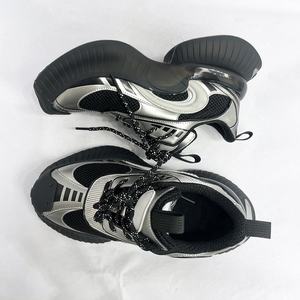 Kalın taban ve artan yükseklik ile akan koşu ayakkabıları, kadın Retro hafif spor ayakkabı - Product Image 3