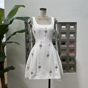 Vendita all'ingrosso di abbigliamento boutique di lusso leggero, nuovo stile estivo, abito da <span class=keywords><strong>donna</strong></span> con scollo quadrato, schiena scoperta e fiocco a <span class=keywords><strong>farfalla</strong></span>. - Product Image 4