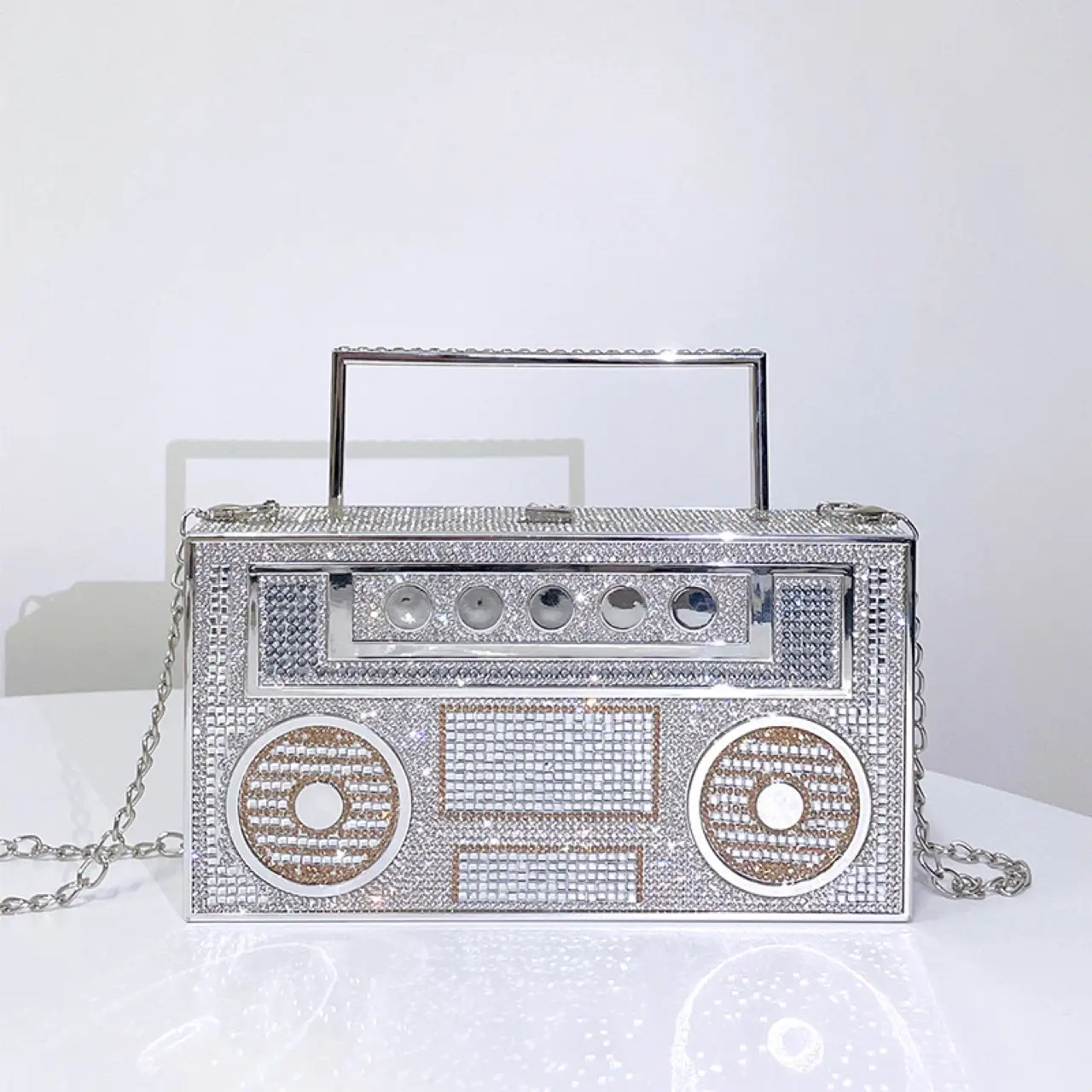 Prix de gros Nouveau Design Unique Strass Diamants Radio Pochette De Mariage Soirée Sacs Femmes