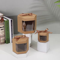 Boîte d'emballage alimentaire et cadeau en papier kraft brun hexagonal et fenêtre en PVC transparent avec décoration en ruban