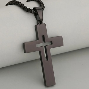 Collar con colgante de cruz hueca pulida para hombre, de acero inoxidable, estilo punk gótico, joyería religiosa cristiana, regalo para rapero - Product Image 3