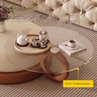 Table basse contemporaine avec deux plateaux intégrés pour une surface à plusieurs niveaux et une superposition fonctionnelle