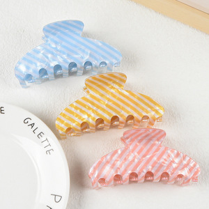 กิ๊บหนีบผมพลาสติก PVC สไตล์เกาหลีสุดหรู น่ารัก หวาน ขนาดใหญ่ สีชมพูไล่เฉดลายทาง ใช้ได้ทุกวัน 男女兼用 - Product Image 3
