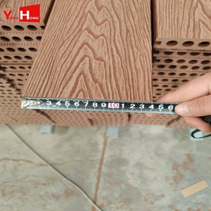 Planche de terrasse composite résistante aux taches, sans <span class=keywords><strong>peinture</strong></span>, revêtement de sol extérieur WPC pour terrasse et zones autour des spas - Product Image 3