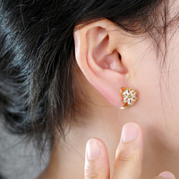 Boucles d'oreilles coréennes tendance, boucles d'oreilles fleurs, boucles d'oreilles créoles minimalistes élégantes en CZ, bijoux plaqués or en laiton pour femmes
